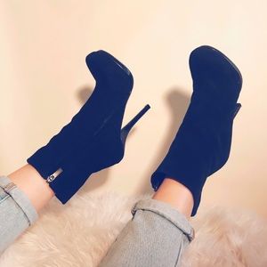 Black High Heeled Boots